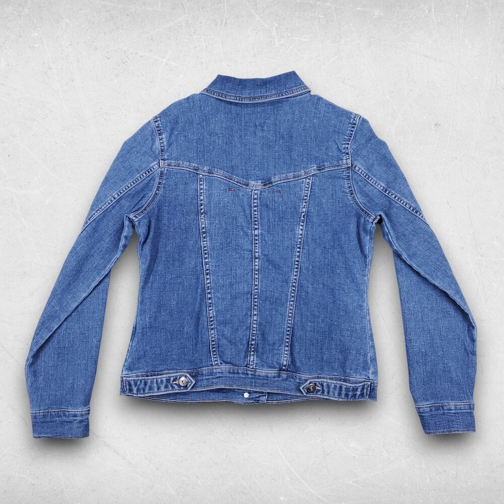 Wrangler Denim Trucker Jacket Women M Blue Fitted Pockets Buttons Retro Cowgirl - Picture 3 of 11